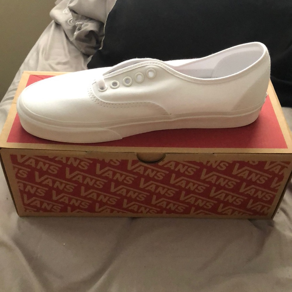 Vans size: 9 (women’s), 7.5 (men’s)